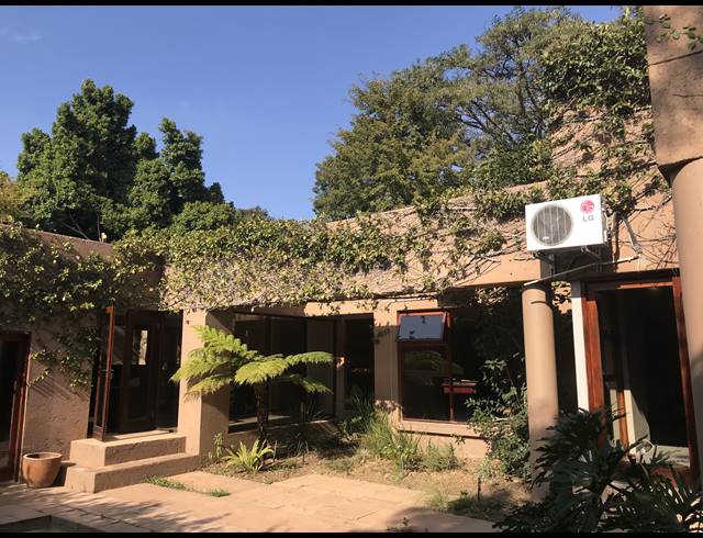 380M² BUILDING FOR SALE IN LONEHILL